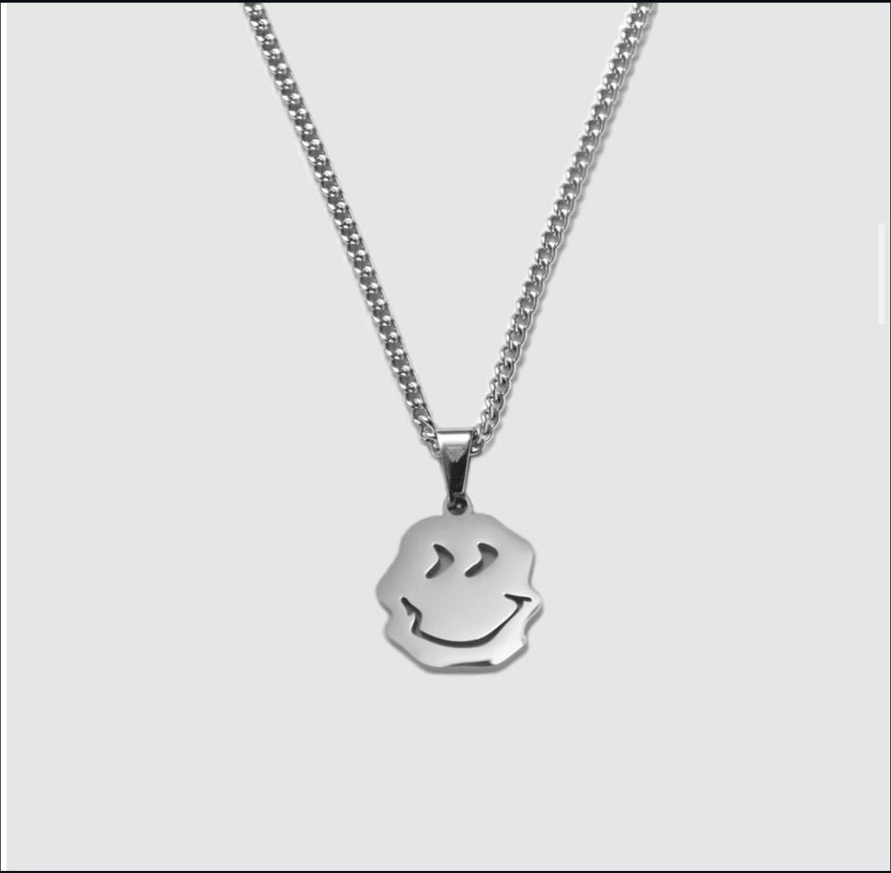 Wavy smiley face chain